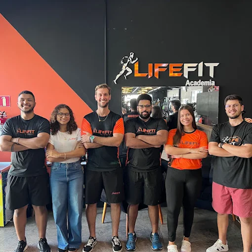 Salão de treino na Academia Life Fit